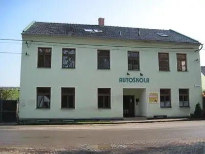 AUTOŠKOLA A ŠKOLÍCÍ STŘEDISKO Lumír Kalíšek